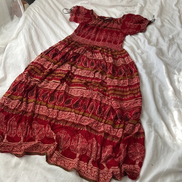 beautiful red dress🍷 - Picture 2 of 5